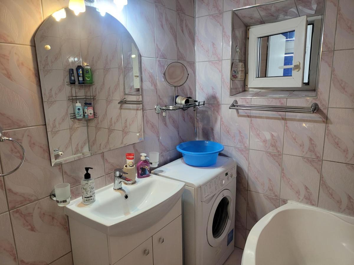 Quiet, Relaxing, Family Friendly Apartman Bukarest Kültér fotó